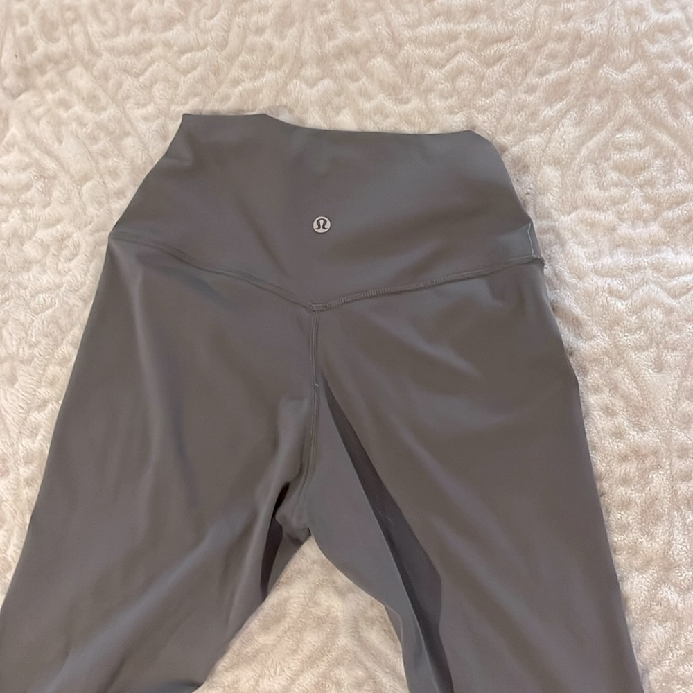 Lululemon grey leggings 28 inches long from the waist line, size:0, worn 2 times